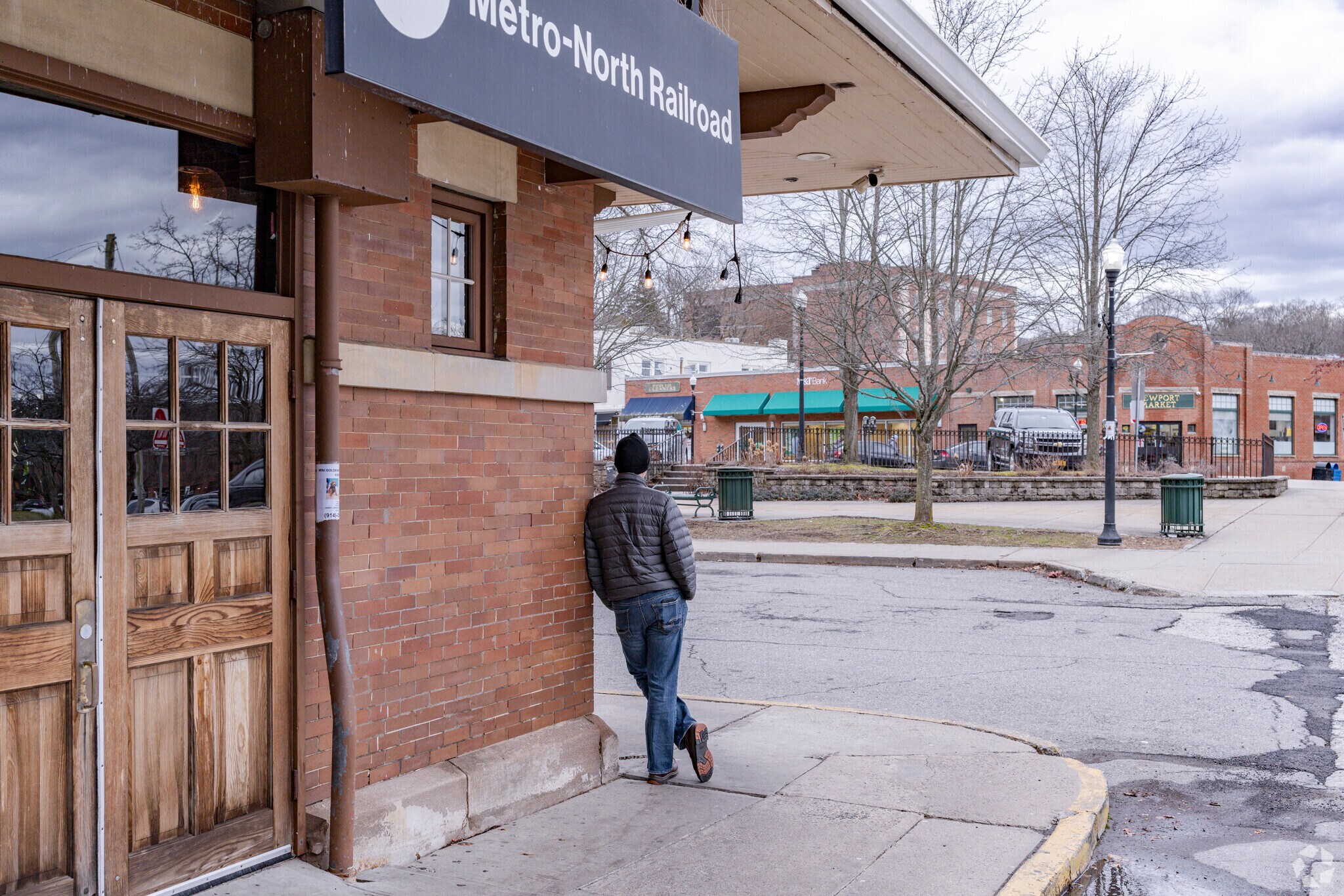 The Mount Kisco Metro-North train station is a short drive from Pound Ridge.