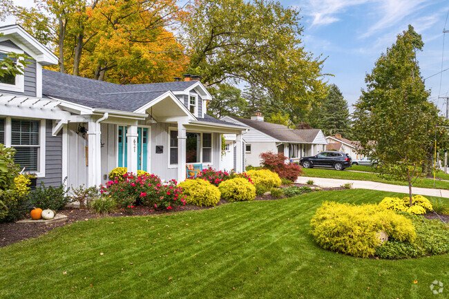 Single-story homes are found throughout Southwest Central Geneva.