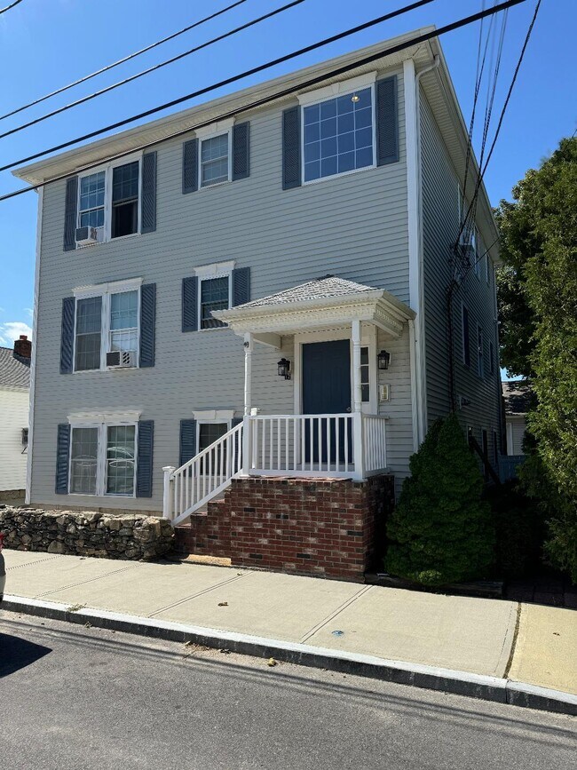 12 Easterbrooks Ave unit 2, Bristol, RI 02809 - photo 3
