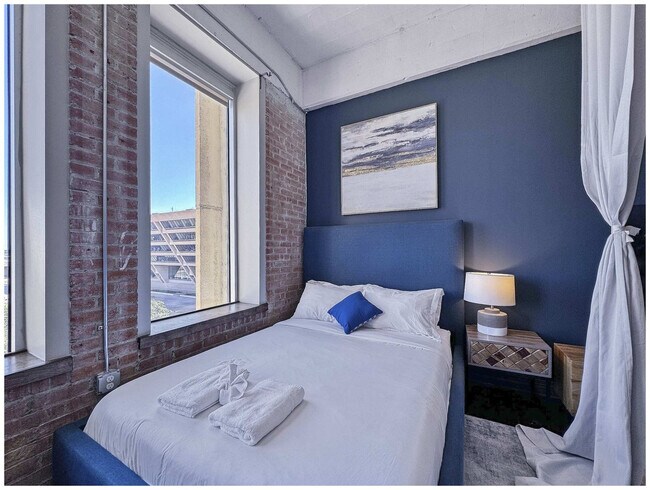 555 Evergreen St unit ID1075579P, Dallas, TX 75201 - photo 6