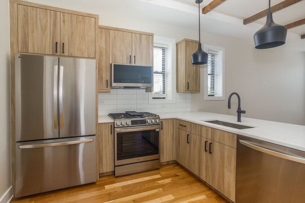 4956 N Oakley Ave unit 3, Chicago, IL 60625 - photo 1