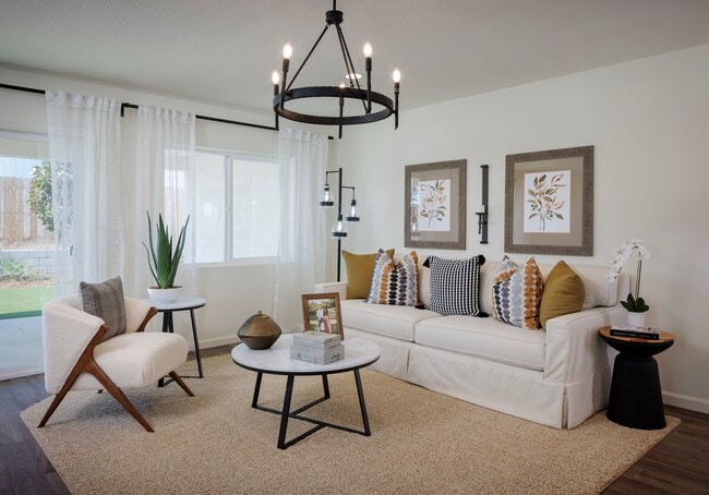 337 Kennedy St, Visalia, CA 93292 - photo 2