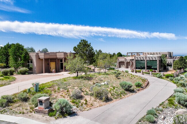 Homes in High Desert of varying styles.