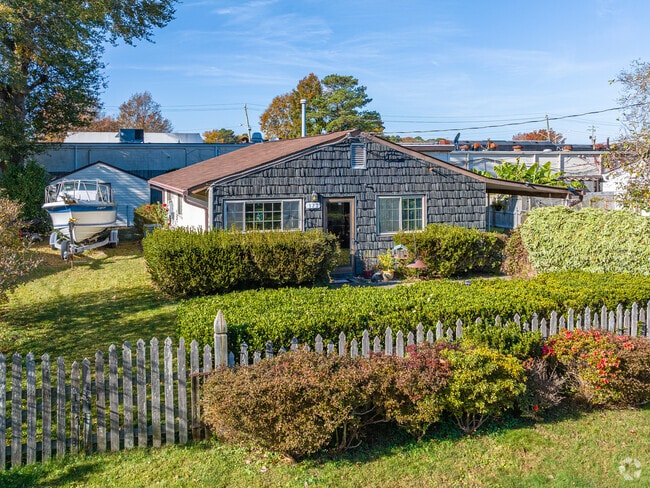 There's no lack of character in Bow Creek homes.