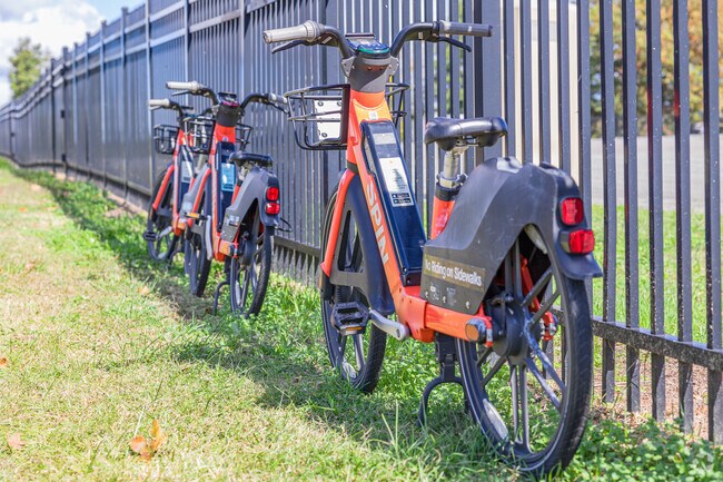 E-bikes are among the available transportation options for rent in Glenn Avenue.