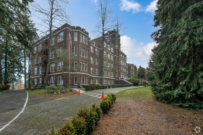 Villa Academy serves both elementary and middle school students.