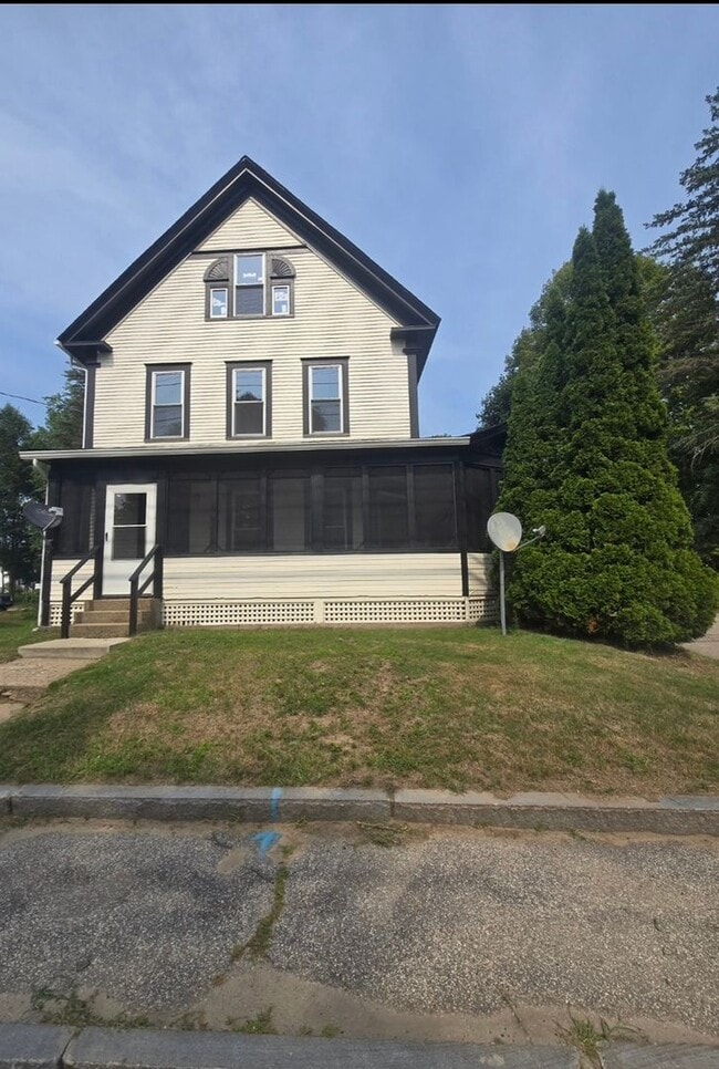 53 Hall St, Concord, NH 03301