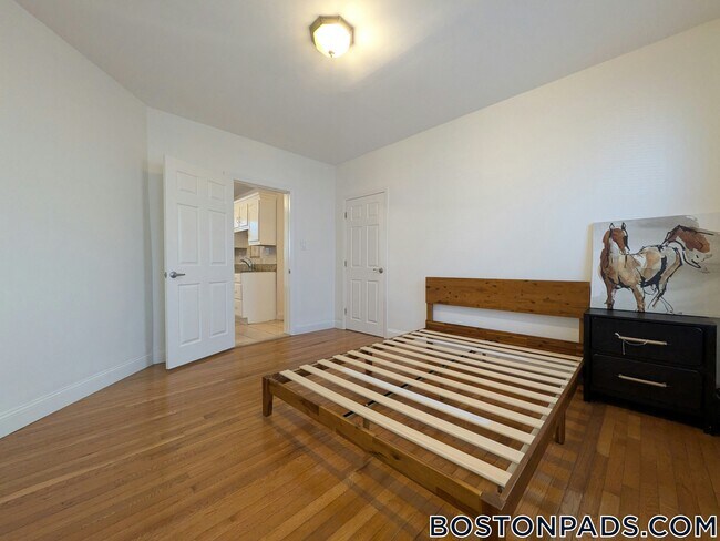 184 Green St unit 1, Cambridge, MA 02139 - photo 5