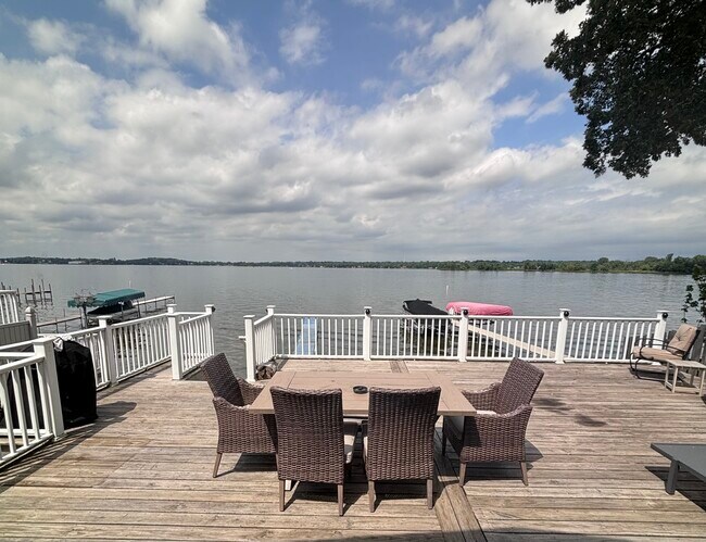 4 N Pistakee Lake Rd, Fox Lake, IL 60020 - photo 5