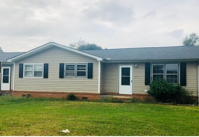 309 Belcher Rd, Boiling Springs, SC 29316 - photo 6