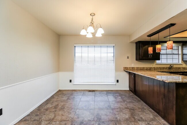 2917 Greenfield Dr, Edmond, OK 73012 - photo 6