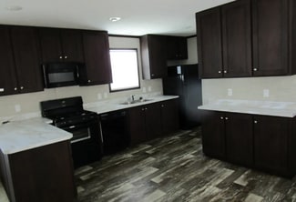 415 Deerfield Ln, Columbus, MI 48063