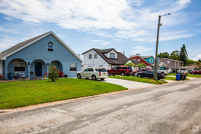 Larger, split level homes can also be found in Pinecrest West Park.