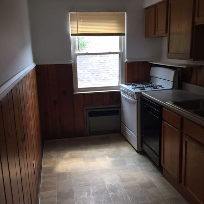 596 Lowell Ave unit 596-02, Cincinnati, OH 45220 - photo 3