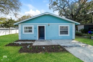728 E Spruce St, Tarpon Springs, FL 34689