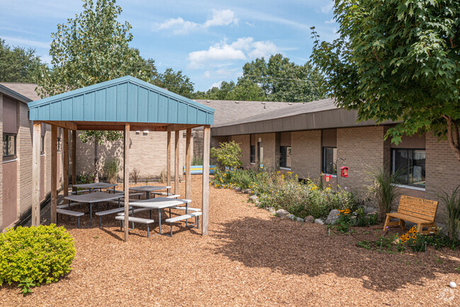 Valley View Elementary School students can eat their lunch outside in the courtyard.