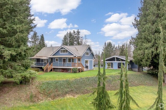 Vintage farmhouses are available in Bryant with decks and more amenities.