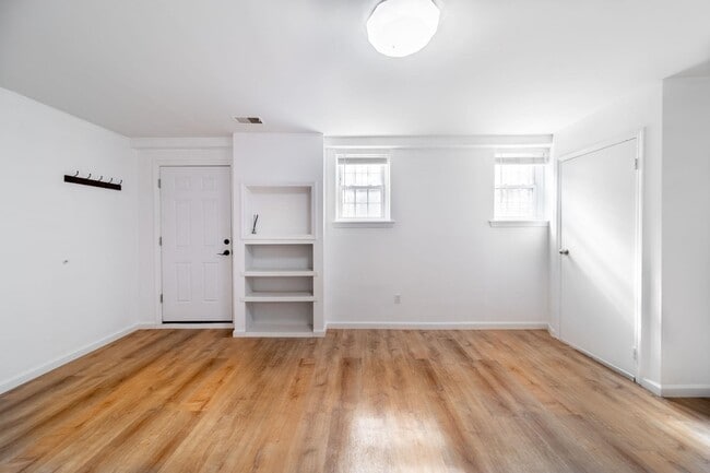 236 Christopher Columbus Dr, Jersey City, NJ 07302 - photo 2