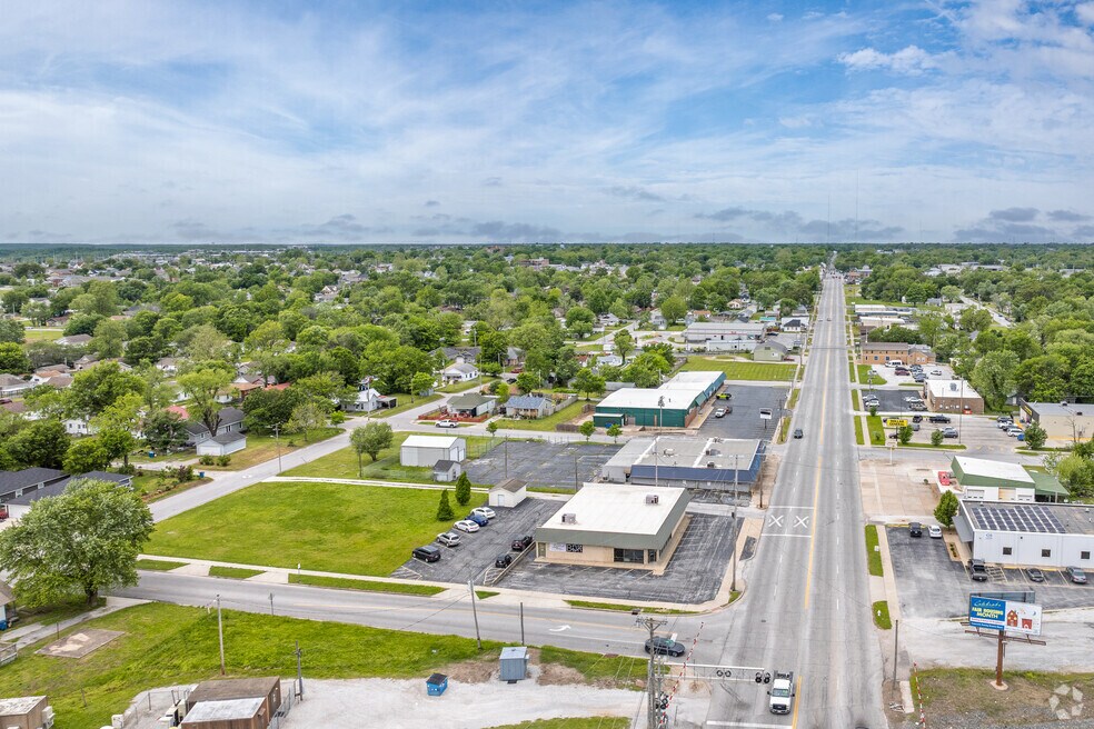 NH_Emerson_558848_P2_V1_KN_051925