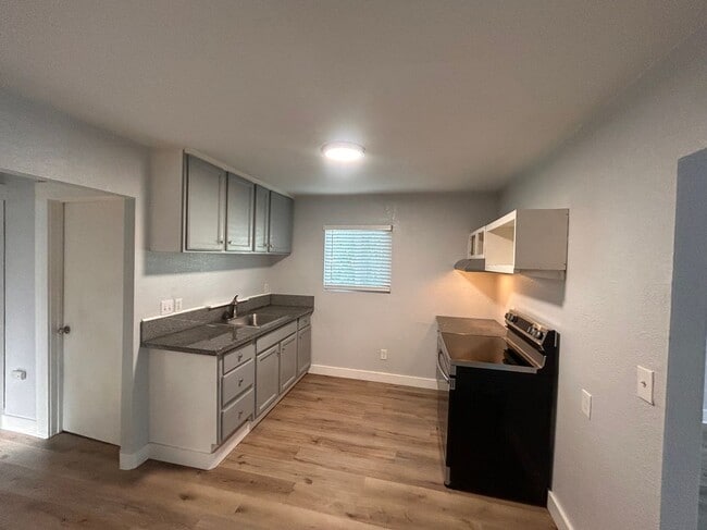 3124 San Jose Way, Sacramento, CA 95817 - photo 4