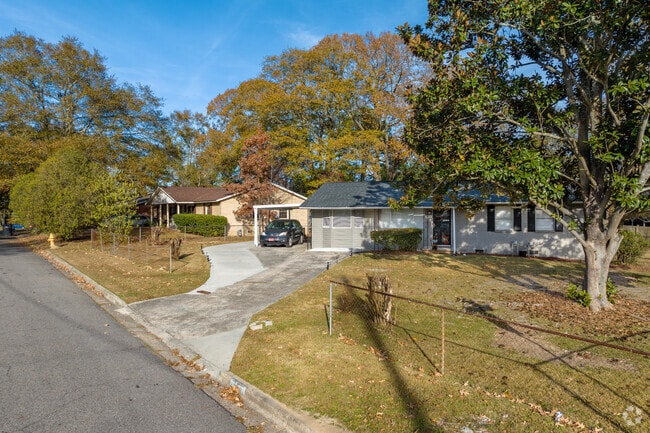 Modest ranch homes are the most common type found in Old Savannah.