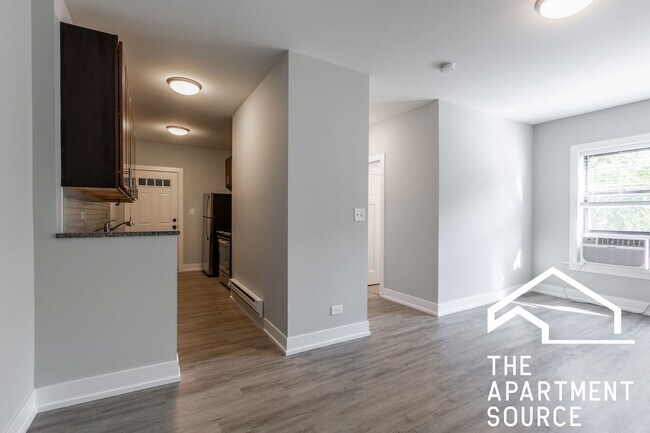 703 W Brompton Ave unit 11, Chicago, IL 60657 - photo 3