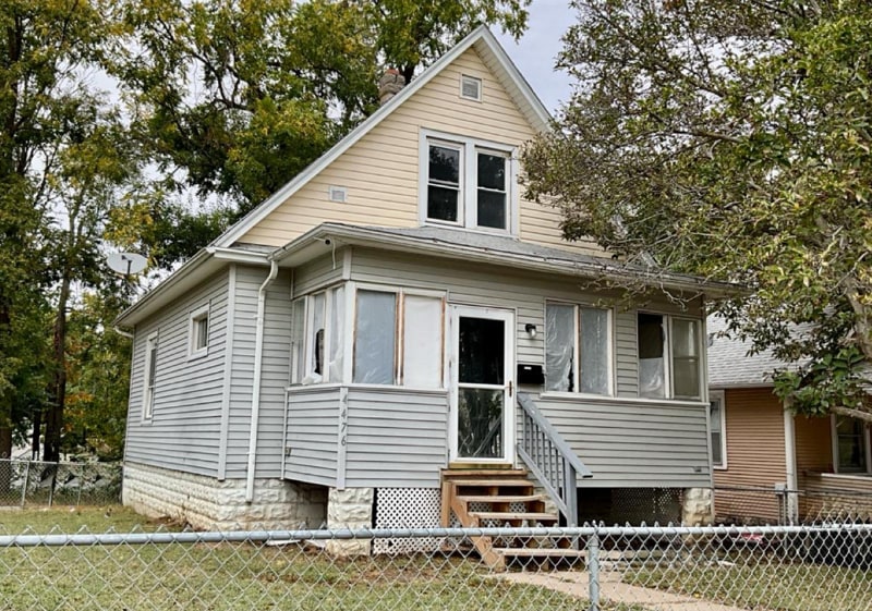 4476 Evans St, Omaha, NE 68111 - photo 1