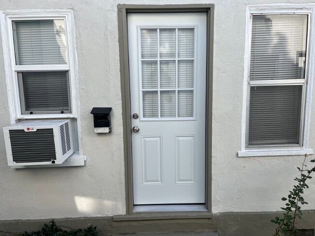 1114 4/5 Tamarind Ave unit 1114 4.5, Los Angeles, CA 90038 - photo 3