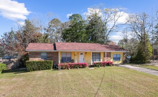 202 Peartree Cir, Dothan, AL 36301