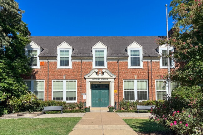 George Mason Elementary in Beverly Hills fosters excellent student-teacher bonds.