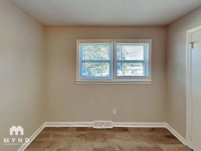 1835 Mountainbrook Dr, Gastonia, NC 28052 - photo 6