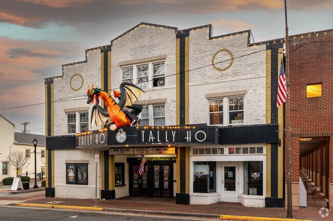Tally Ho Theater hosts concerts and comedy events in Leesburg, Va.