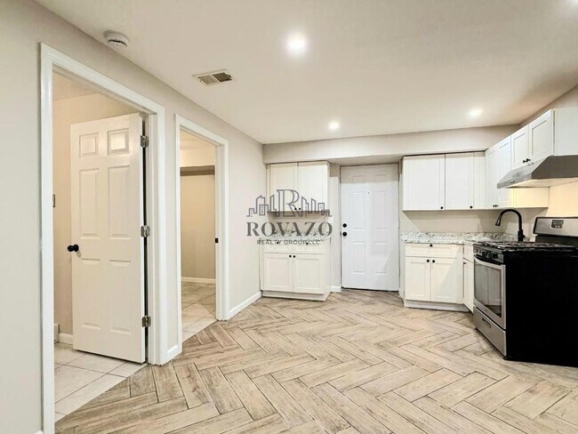 172 Seymour Ave unit side, Newark, NJ 07108 - photo 4