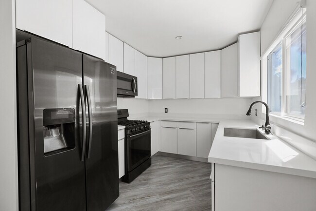 1486 Silver Lake Blvd., Los Angeles, CA 90026 - photo 2