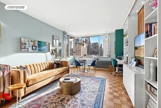 350 W 50th St, New York, NY 10019