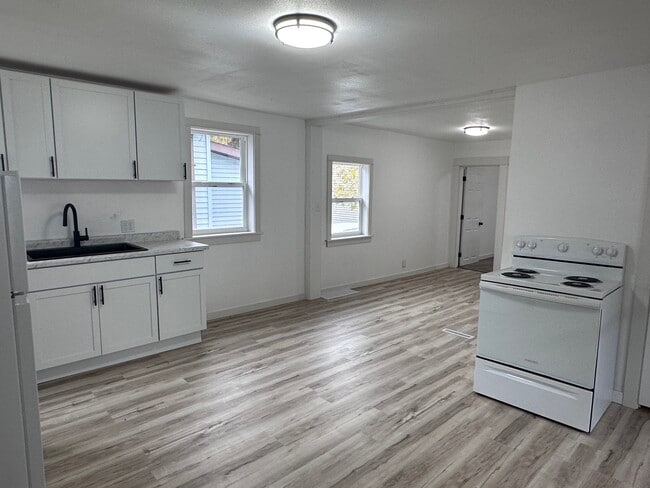 1016 4th Ave unit Lower, Antigo, WI 54409 - photo 7