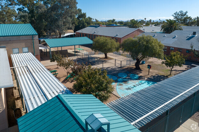 Lynn-Urquides Elementary School is a Pre-K-6th grade school in Tucson, Arizona