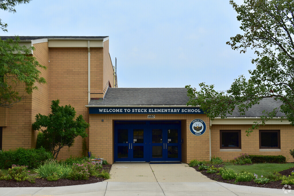 Steck Elementary School building in Waubonsee.