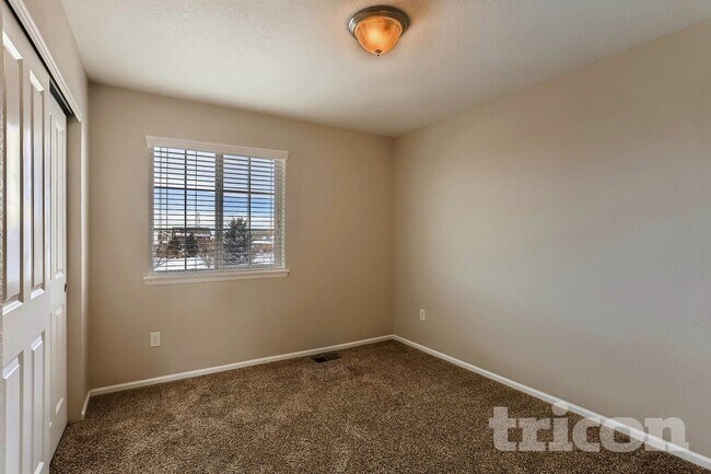 555 N Kewaunee Way, Aurora, CO 80018 - photo 4