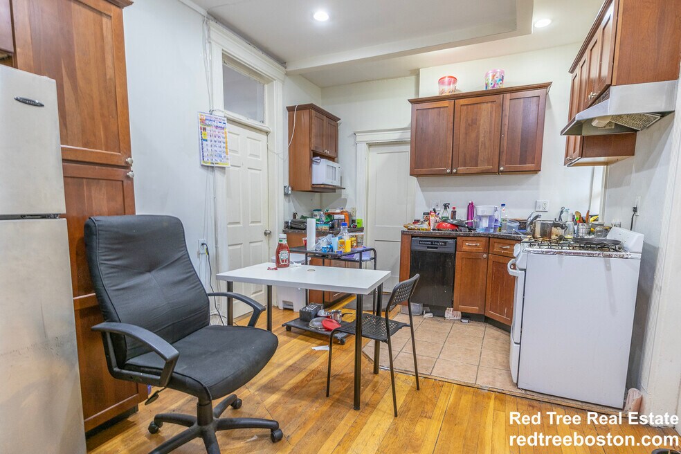 39 Hemenway St unit 14, Boston, MA 02115 - photo 1