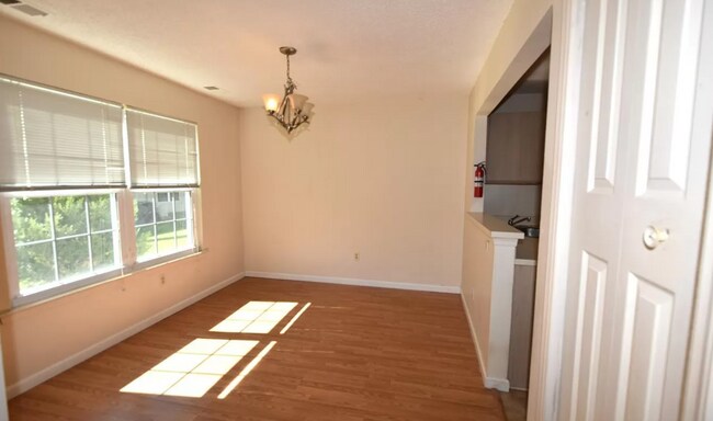57 Tanglewood Ct unit Not Applicable, Monmouth Junction, NJ 08852 - photo 6