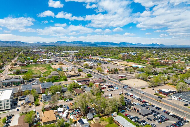 The Edgewood neighborhood has beautiful housing options and easy access to Denver.