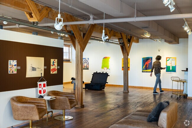 Sager Reeves Gallery showcases modern and contemporary artwork in North Central.