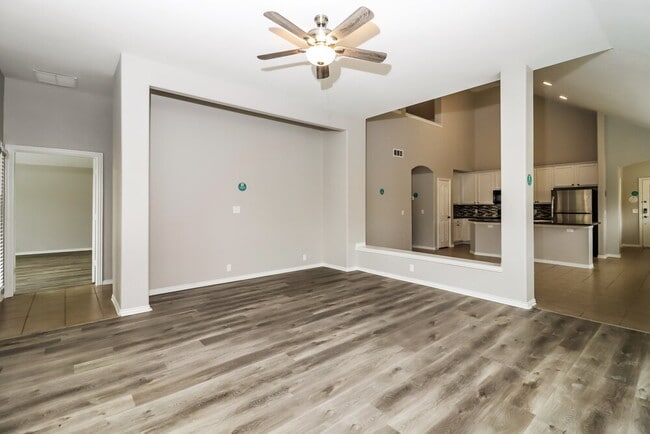 540 Kerry St, Crowley, TX 76036 - photo 4