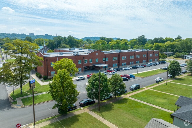 Arlington-West End kids enjoy Washington Elementary School in Arlington-West End.