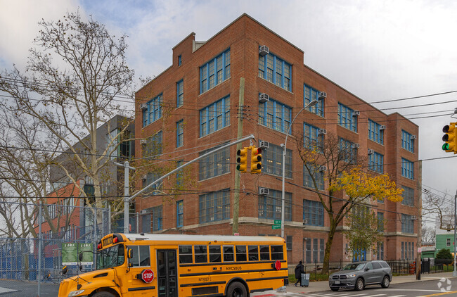 PS 50 Talfourd Lawn Elementary is ranked #518 in New York Elementary schools.