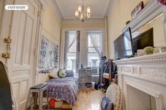 130 W 73rd St, New York, NY 10023