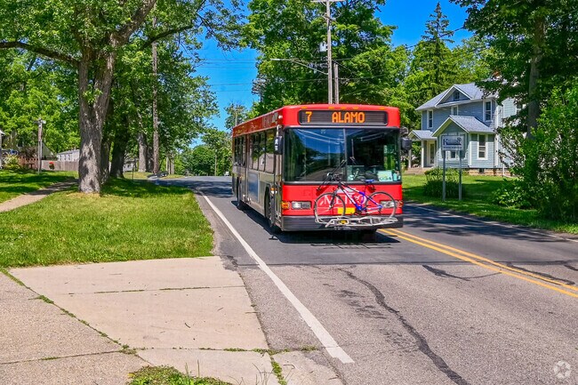 Th Kalamazoo Metro bus line is an efficient means of transportation to and from West Douglas.