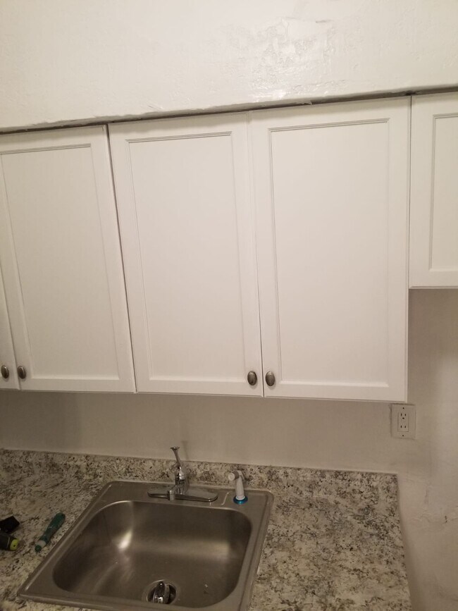 7043 NW 6th Ct unit Back Unit, Miami, FL 33150 - photo 3