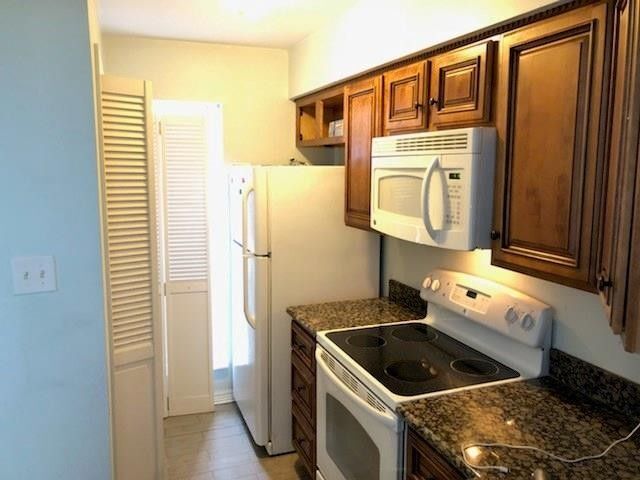 Yorkshire Court Condominums unit 129, Metairie, LA 70002 - photo 4